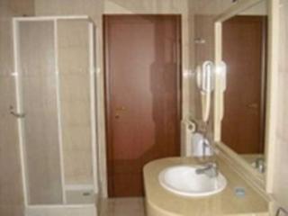 Darfla Hotel يوتْسْوولْ المظهر الخارجي الصورة