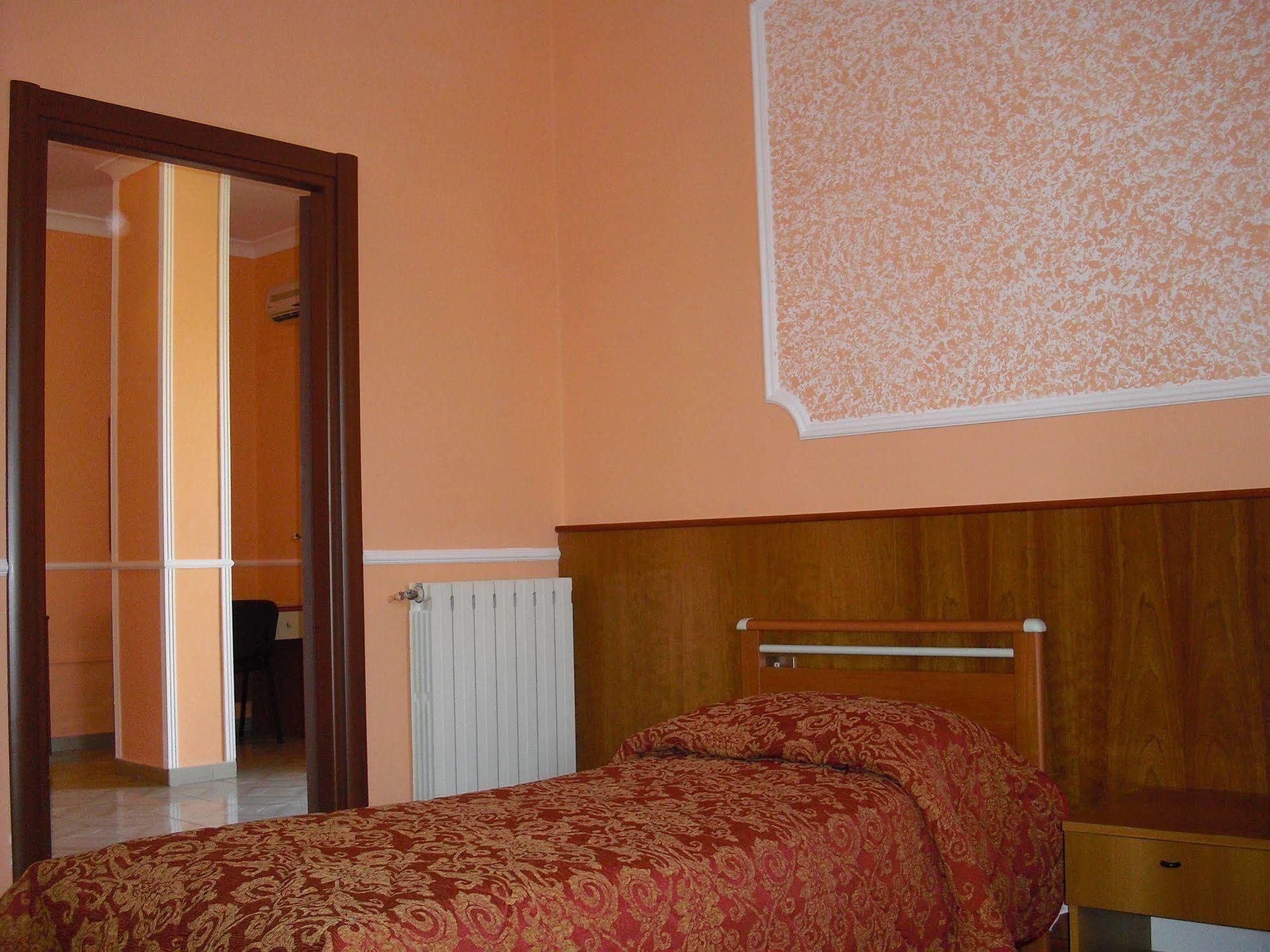 Darfla Hotel يوتْسْوولْ المظهر الخارجي الصورة