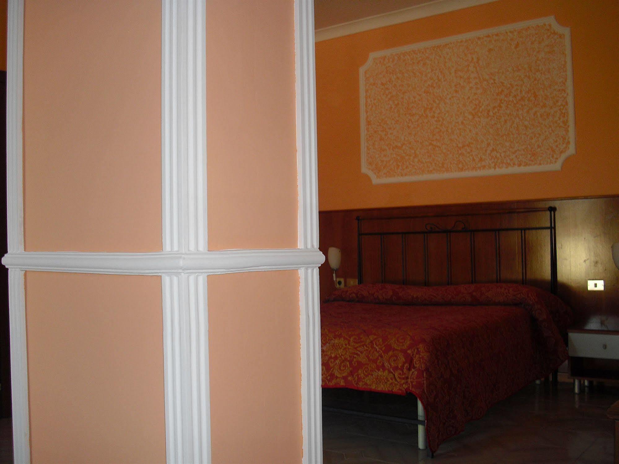 Darfla Hotel يوتْسْوولْ المظهر الخارجي الصورة